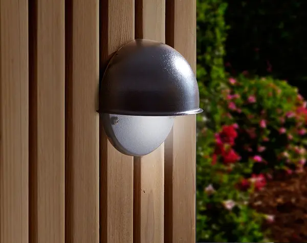 Moonrays 95732 Low-Voltage Round Metal Deck Light 7W Black - Outdoor Deck Lighting