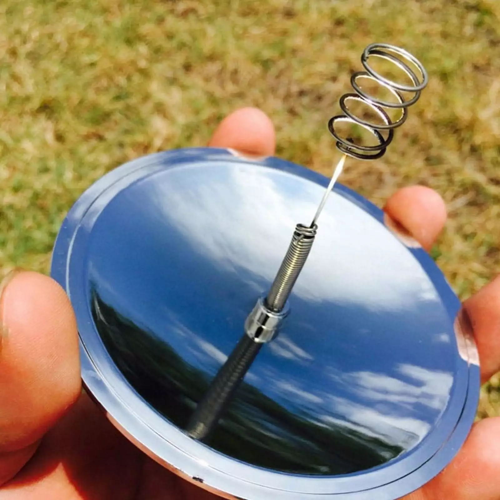 Wisremt Outdoor Solar Camping Survival Fire Waterproof and Windproof Fire Starter