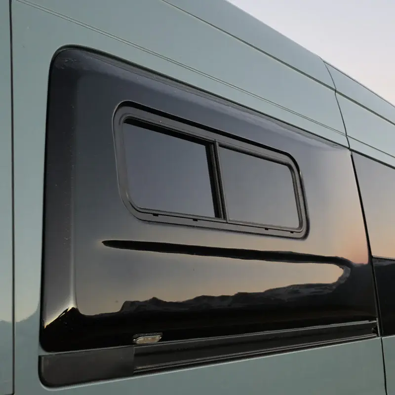 FullDepth_Mercedes Sprinter 170" Passenger Side: Flare