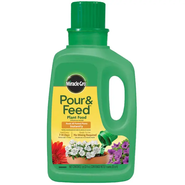 Miracle-Gro Pour & Feed Liquid Plant Food 1 Qt Indoor and Outdoor Plants